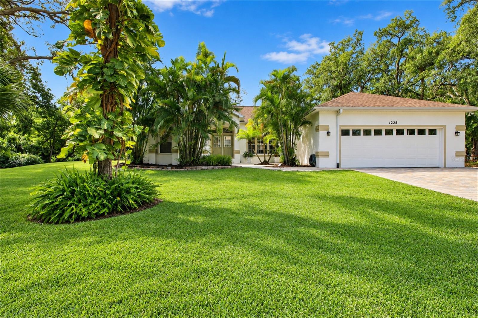 1225 OAK TREE LN — photo 33