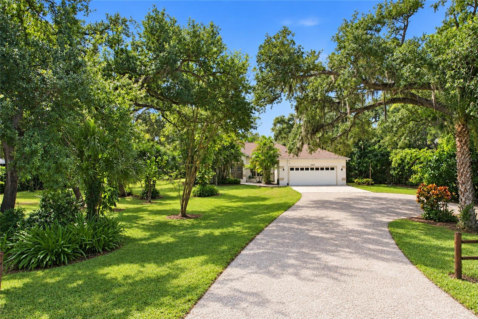 1225 OAK TREE LN — photo 36