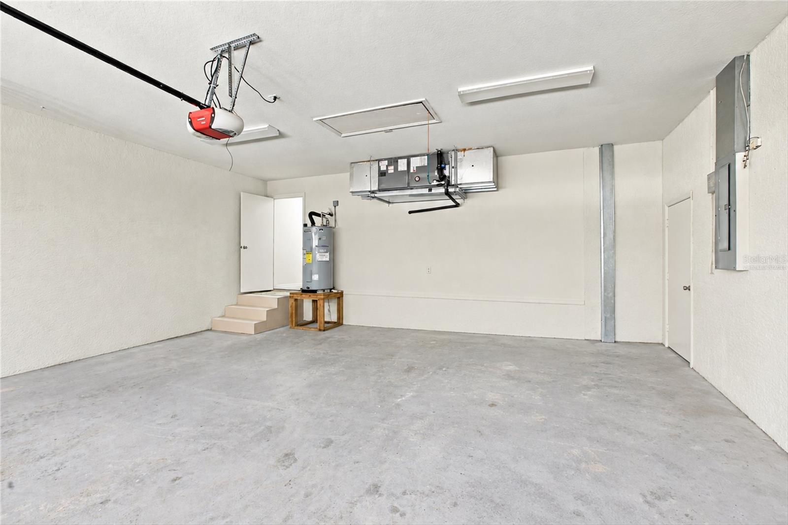 1225 OAK TREE LN — photo 32