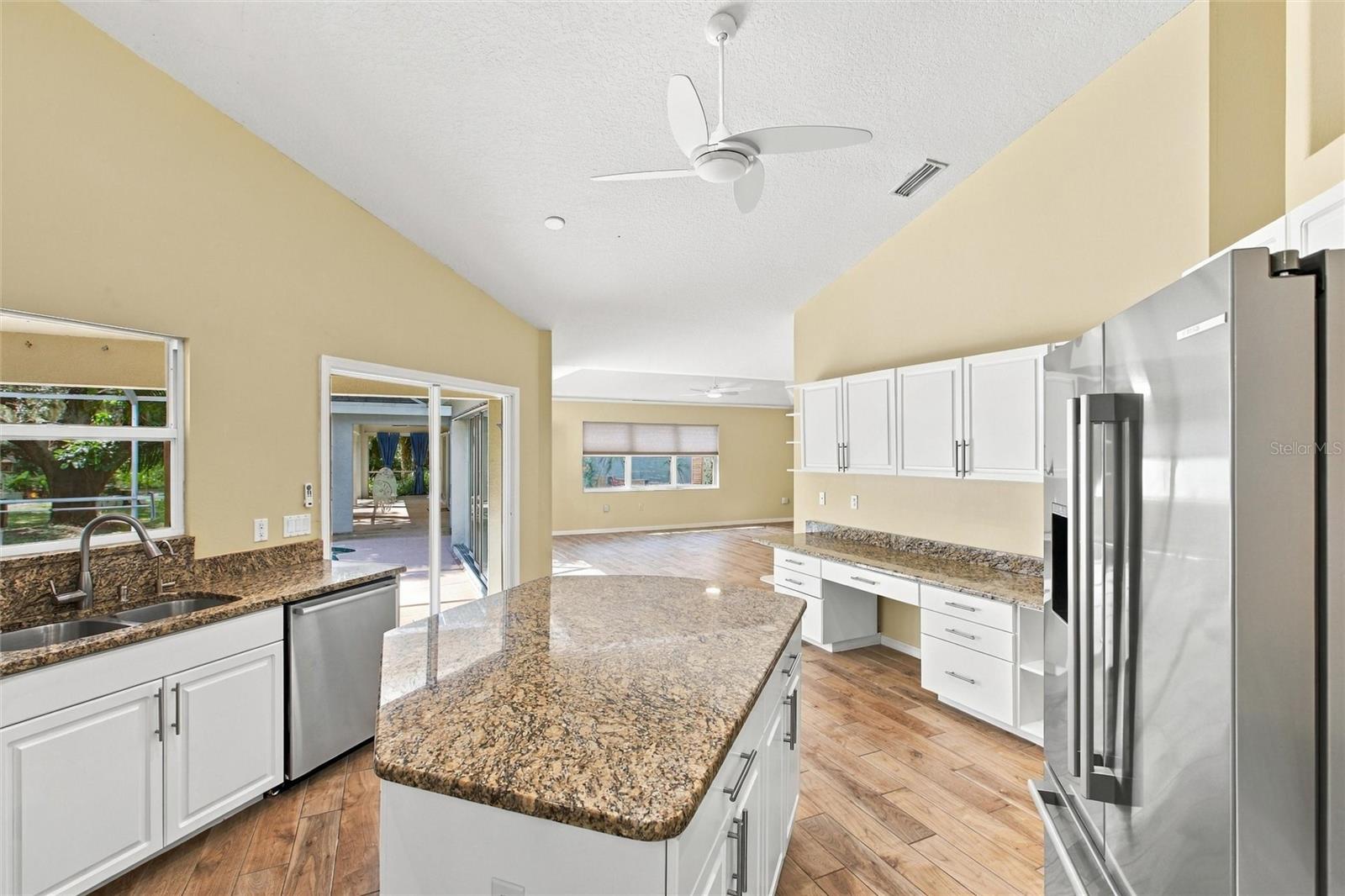 1225 OAK TREE LN — photo 5