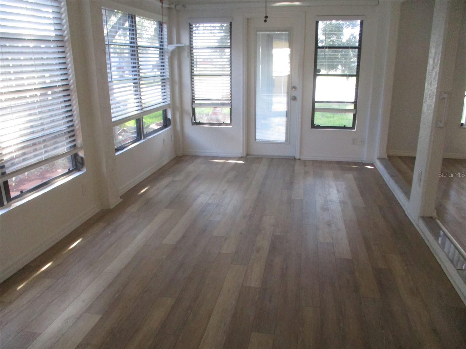 1703 AURA CT — photo 9
