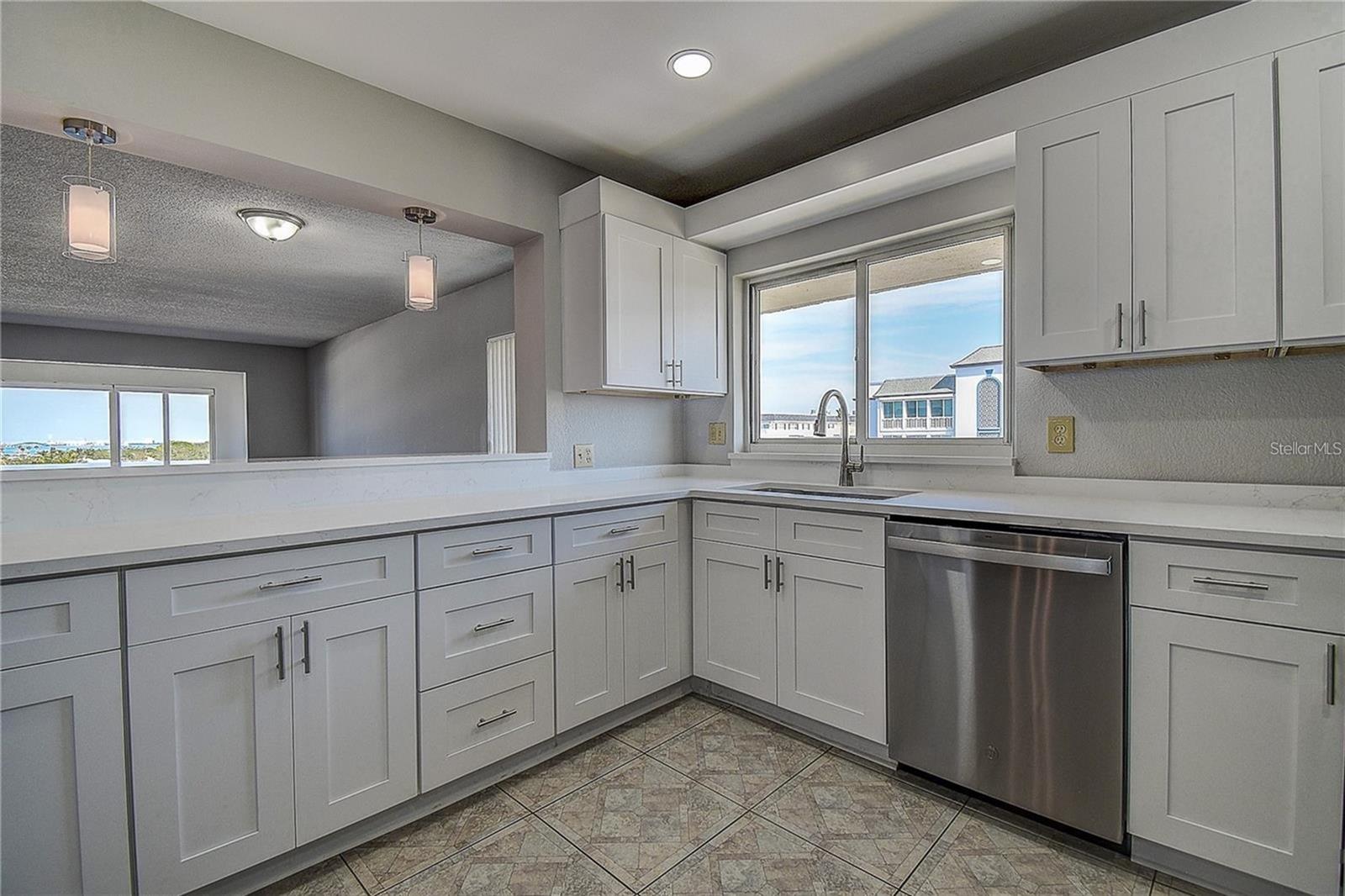 100 BLUFF VIEW DR #514A — photo 10