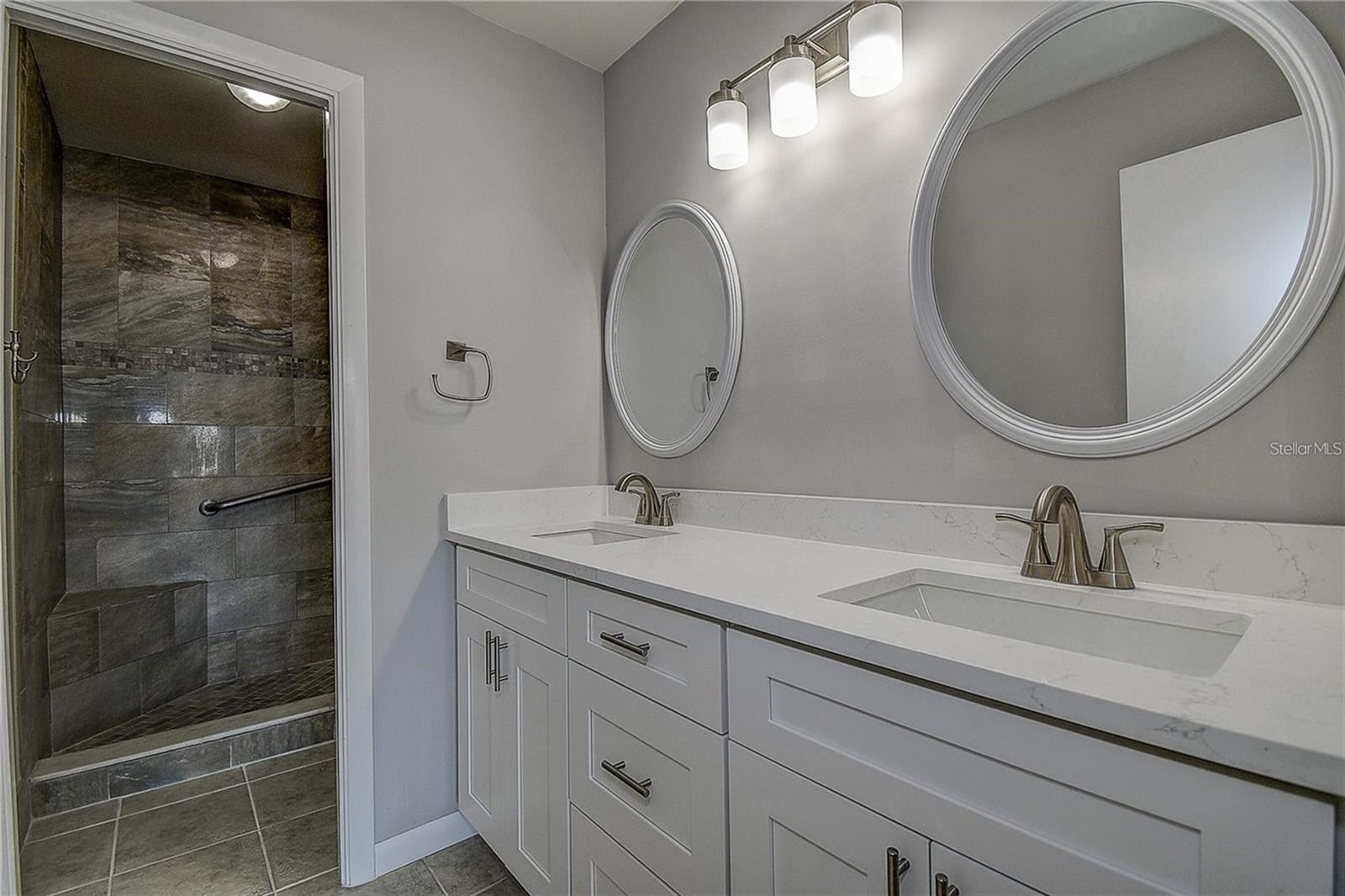 100 BLUFF VIEW DR #514A — photo 26
