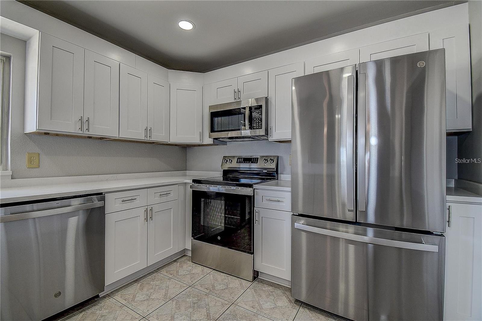 100 BLUFF VIEW DR #514A — photo 11