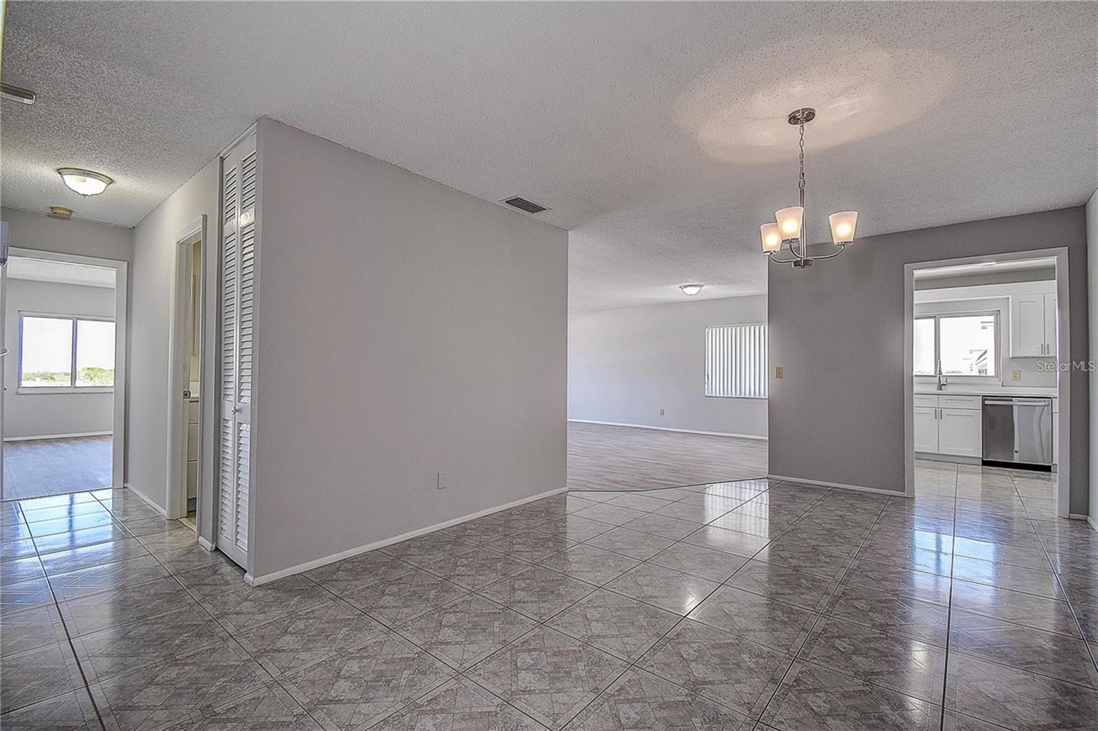 100 BLUFF VIEW DR #514A — photo 7
