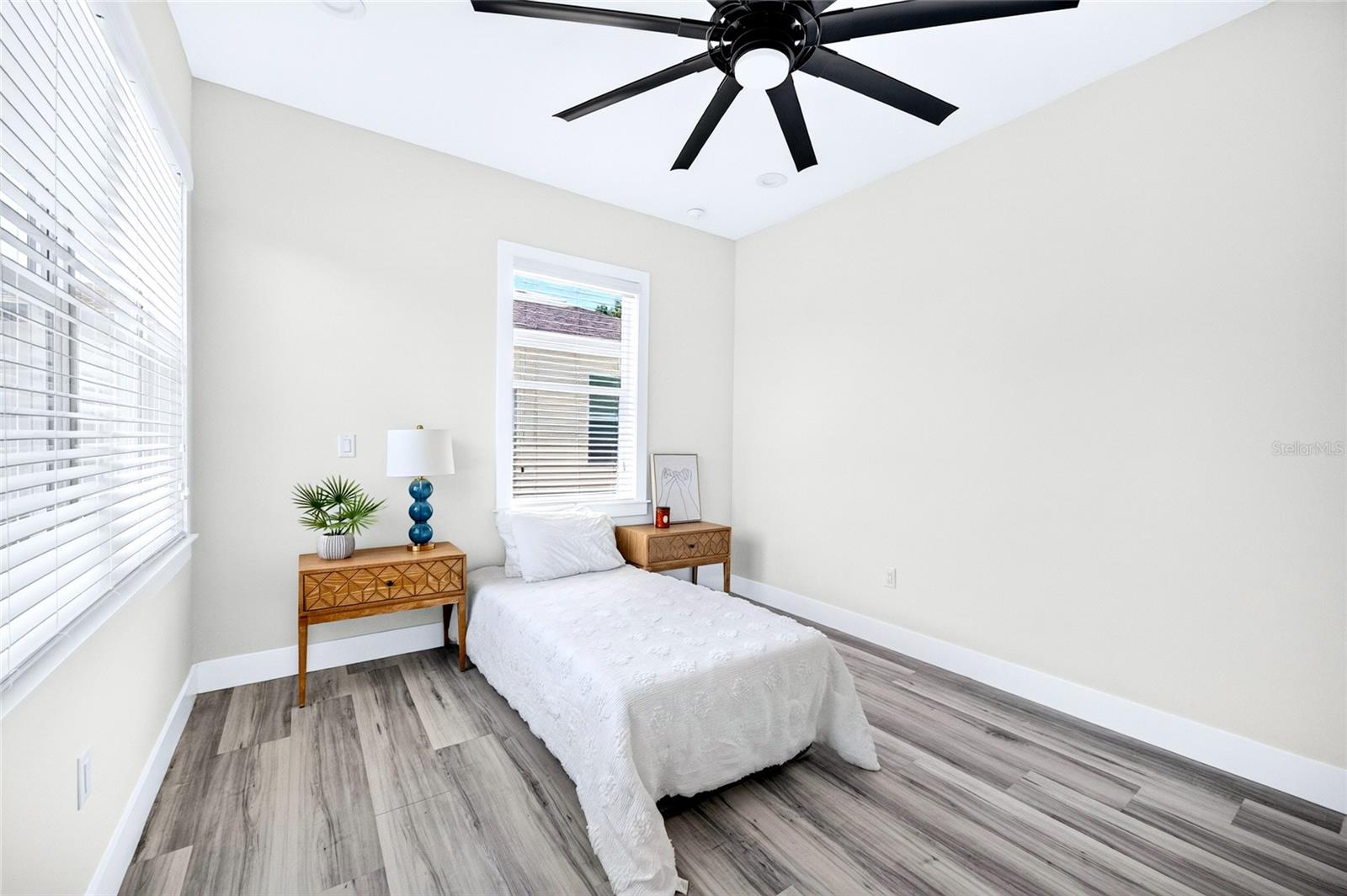 4020 W ARCH ST — photo 33