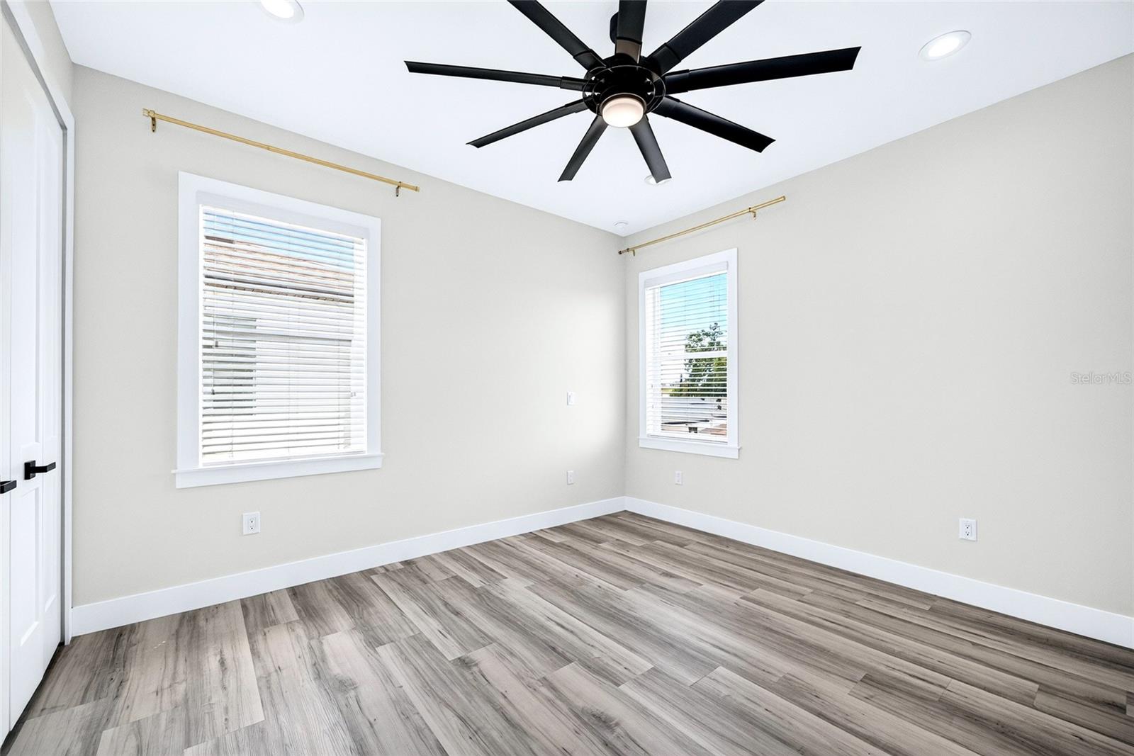 4020 W ARCH ST — photo 31