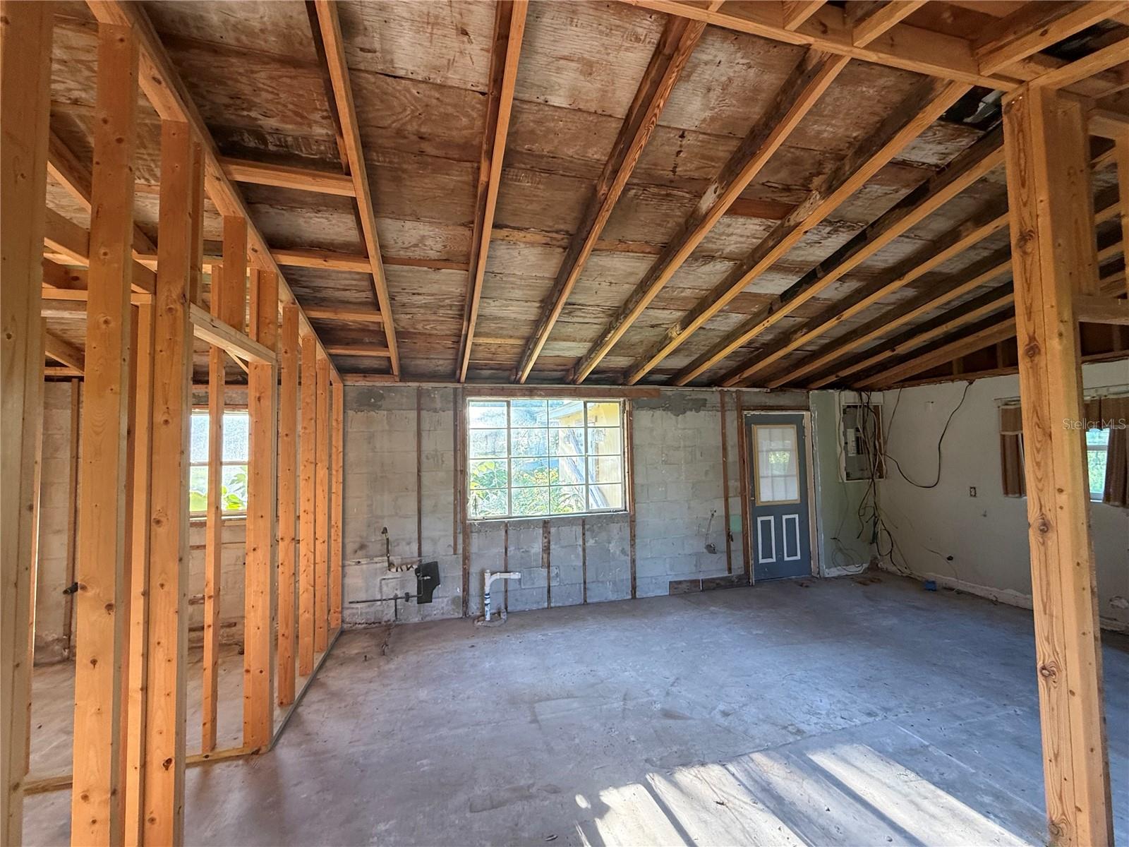 15308 BANJO DR — photo 33