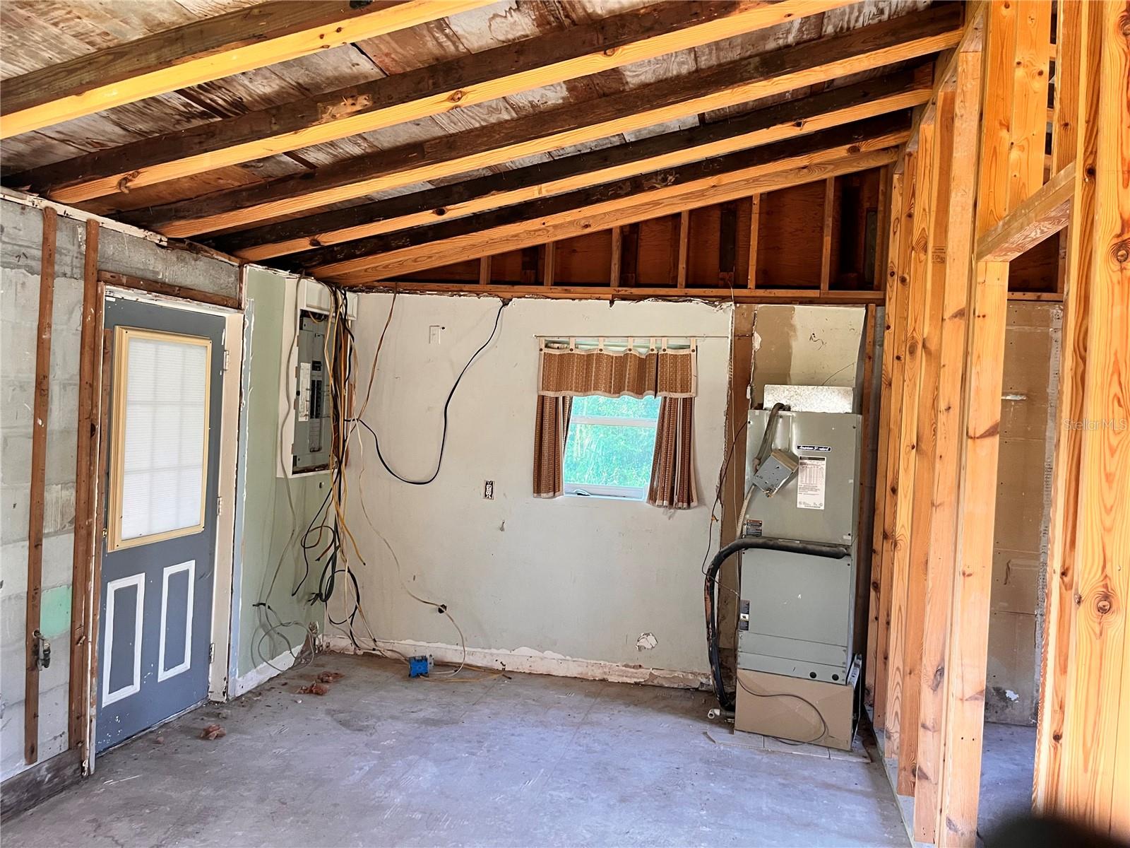 15308 BANJO DR — photo 32