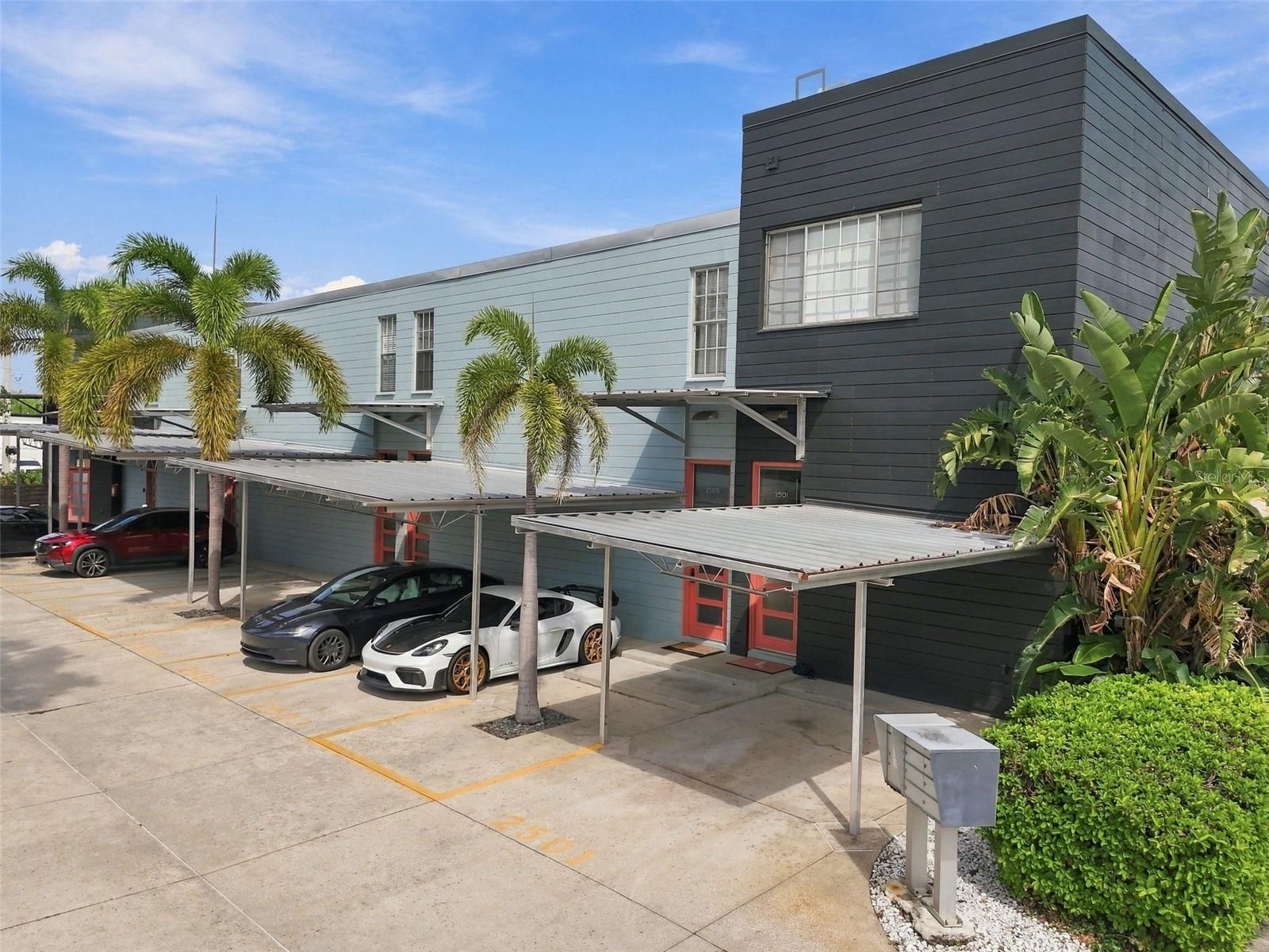 2509 W AZEELE ST — photo 47