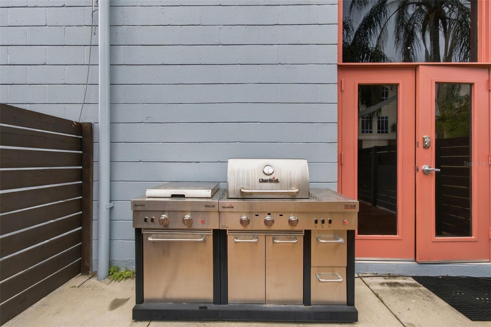 2509 W AZEELE ST — photo 43