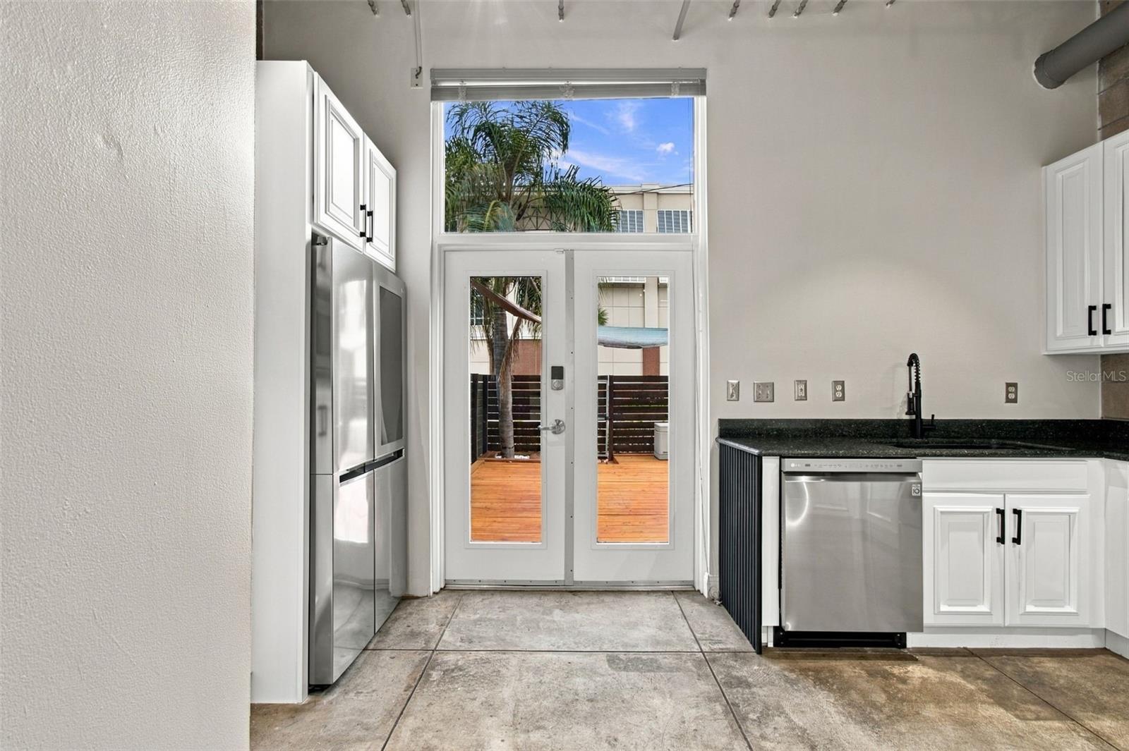 2509 W AZEELE ST — photo 11