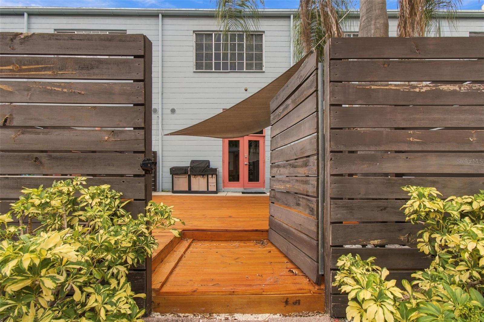 2509 W AZEELE ST — photo 41