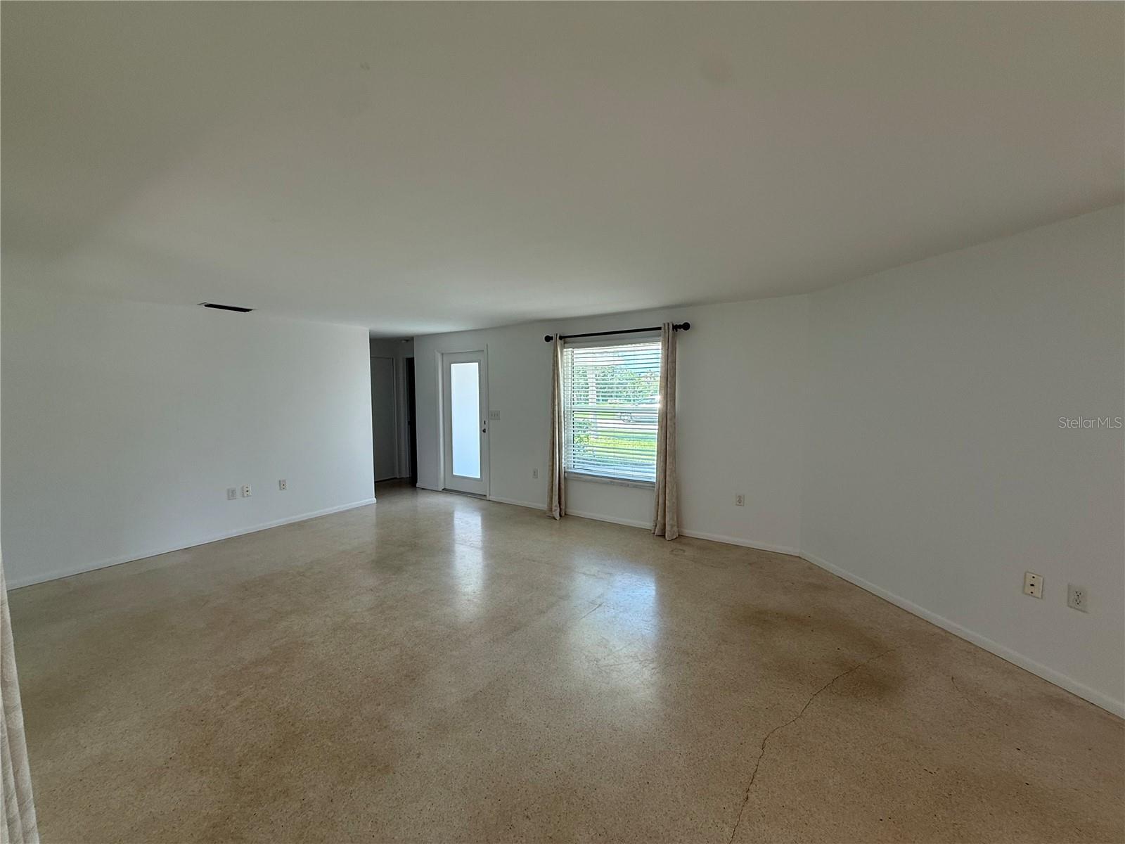 8735 DUNMORE DR — photo 4