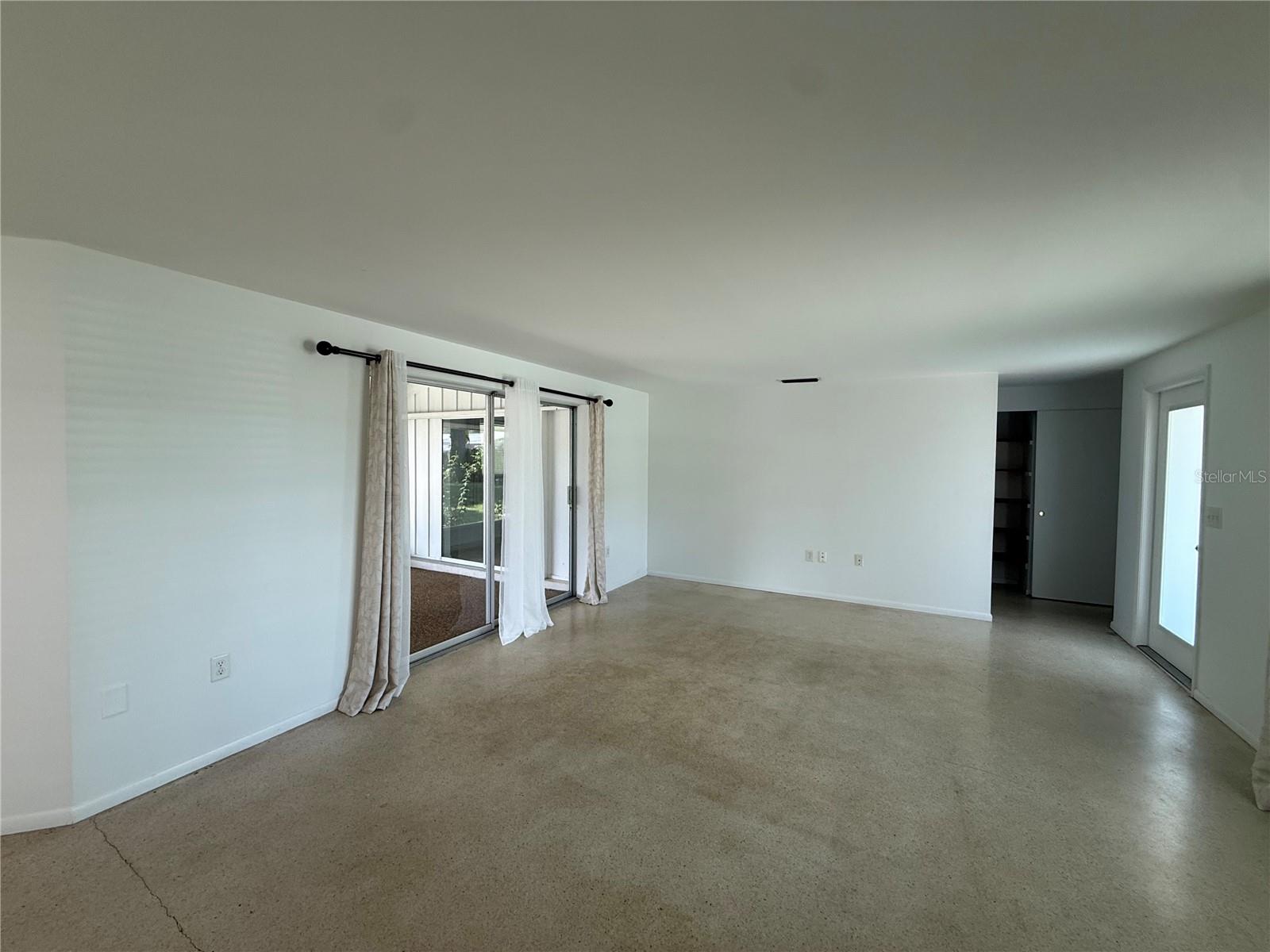 8735 DUNMORE DR — photo 5