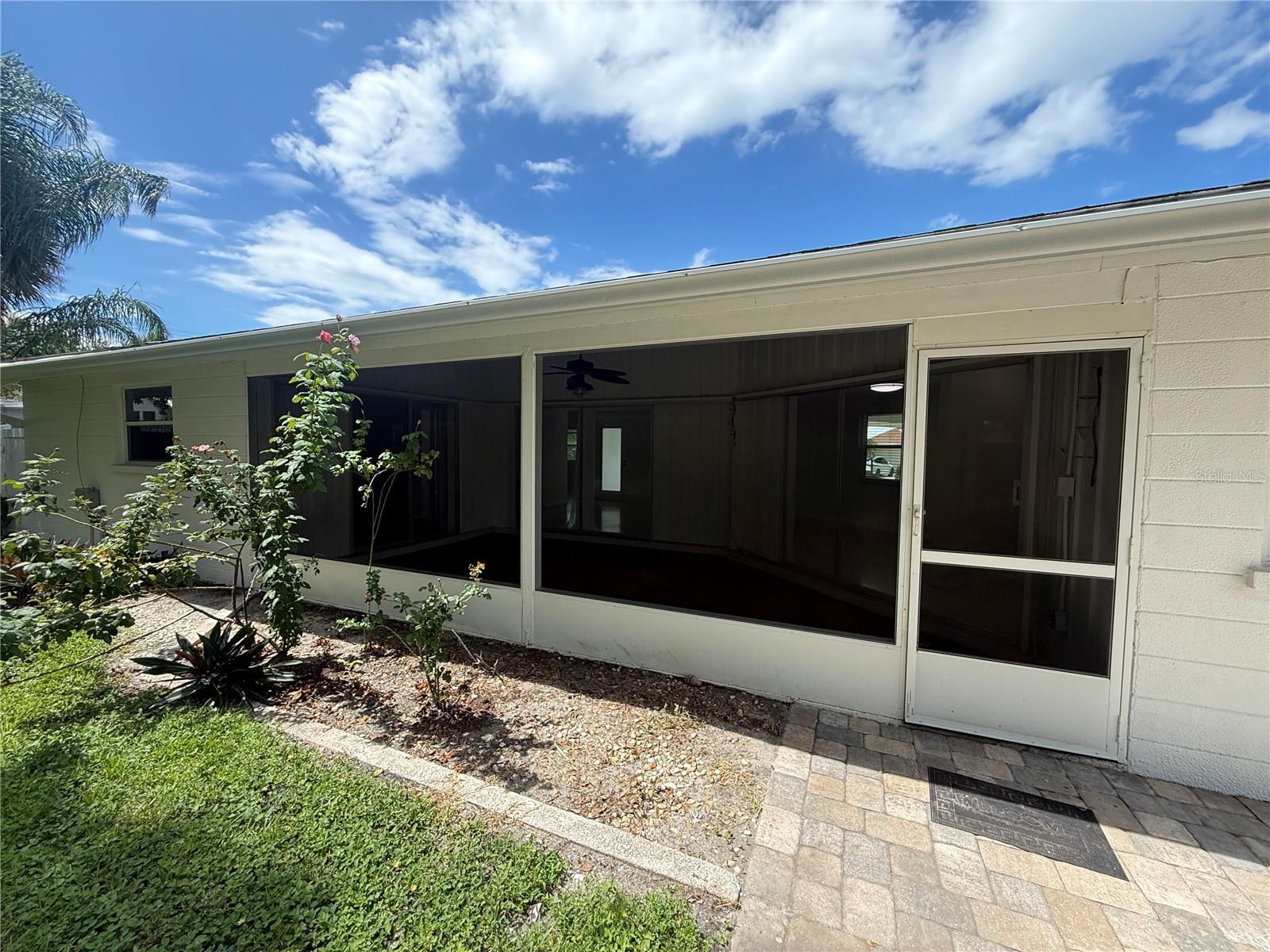 8735 DUNMORE DR — photo 25