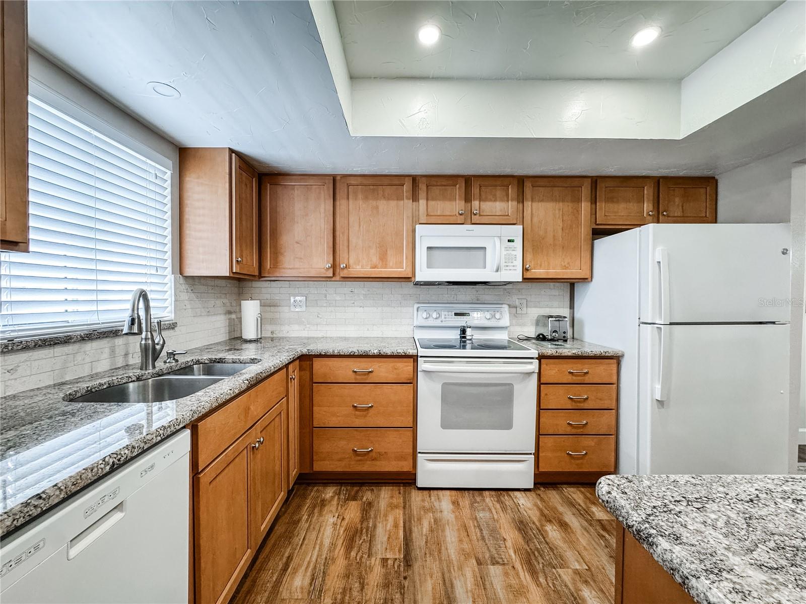 3362 LAKE BAYSHORE DR #P214 — photo 9