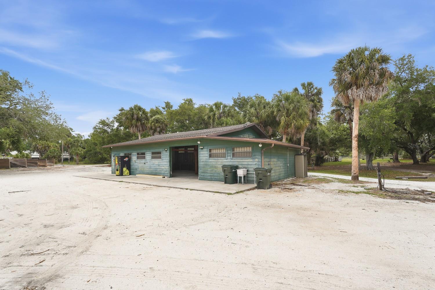 1576 RANCH RD — photo 8