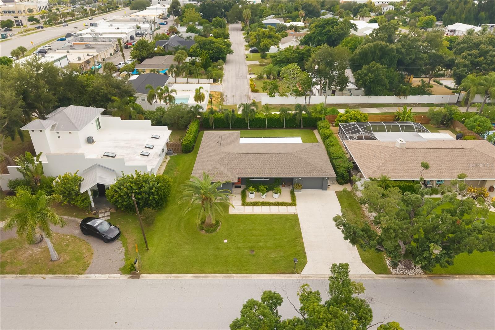 3402 S SCHOOL AVE — photo 45