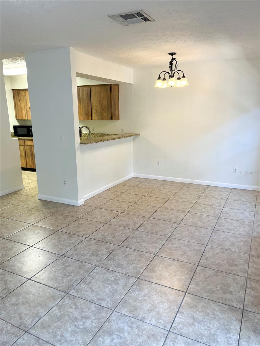 9459 FOREST HILLS CIR — photo 6