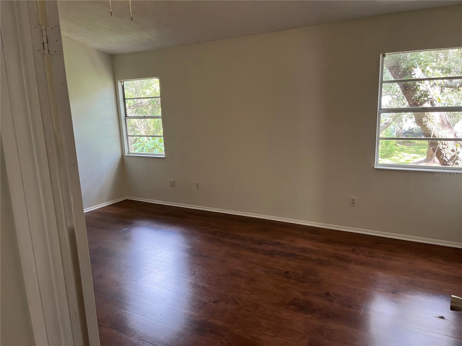 9459 FOREST HILLS CIR — photo 9