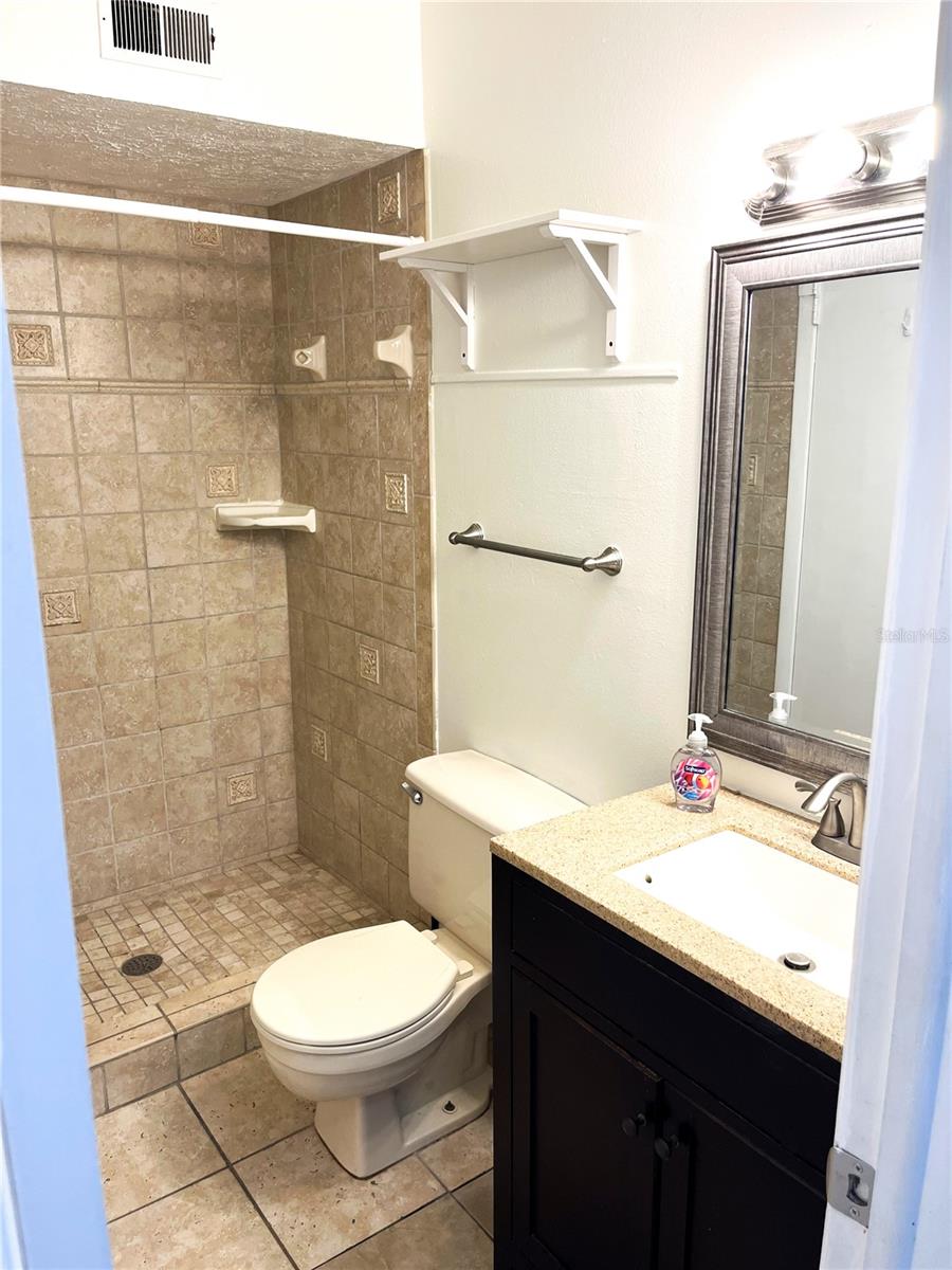9459 FOREST HILLS CIR — photo 8