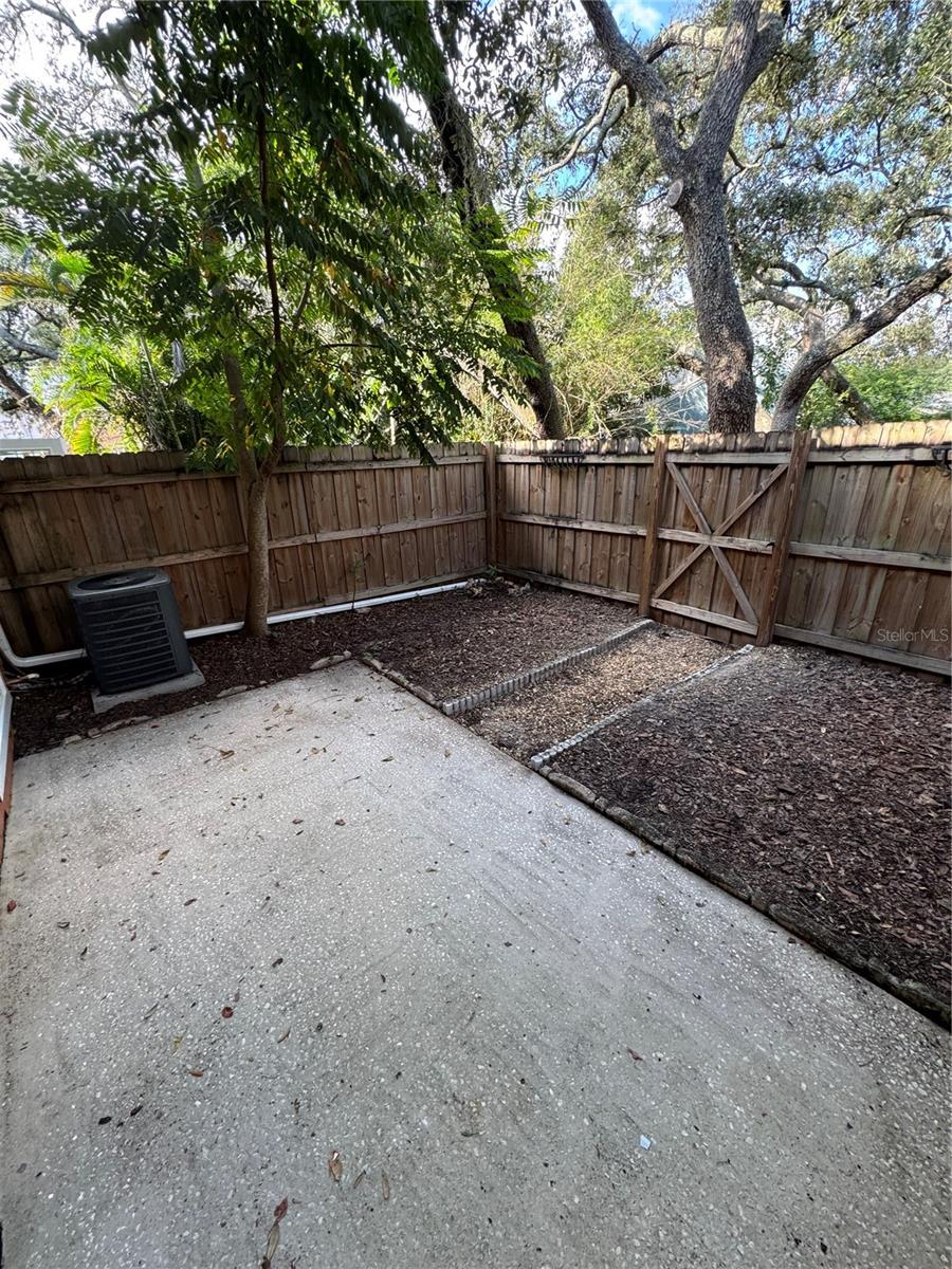 9459 FOREST HILLS CIR — photo 14