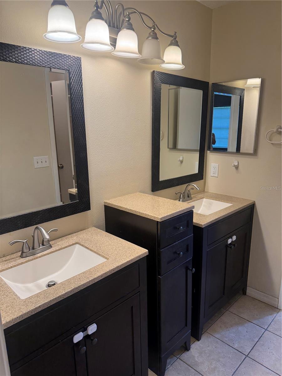 9459 FOREST HILLS CIR — photo 13