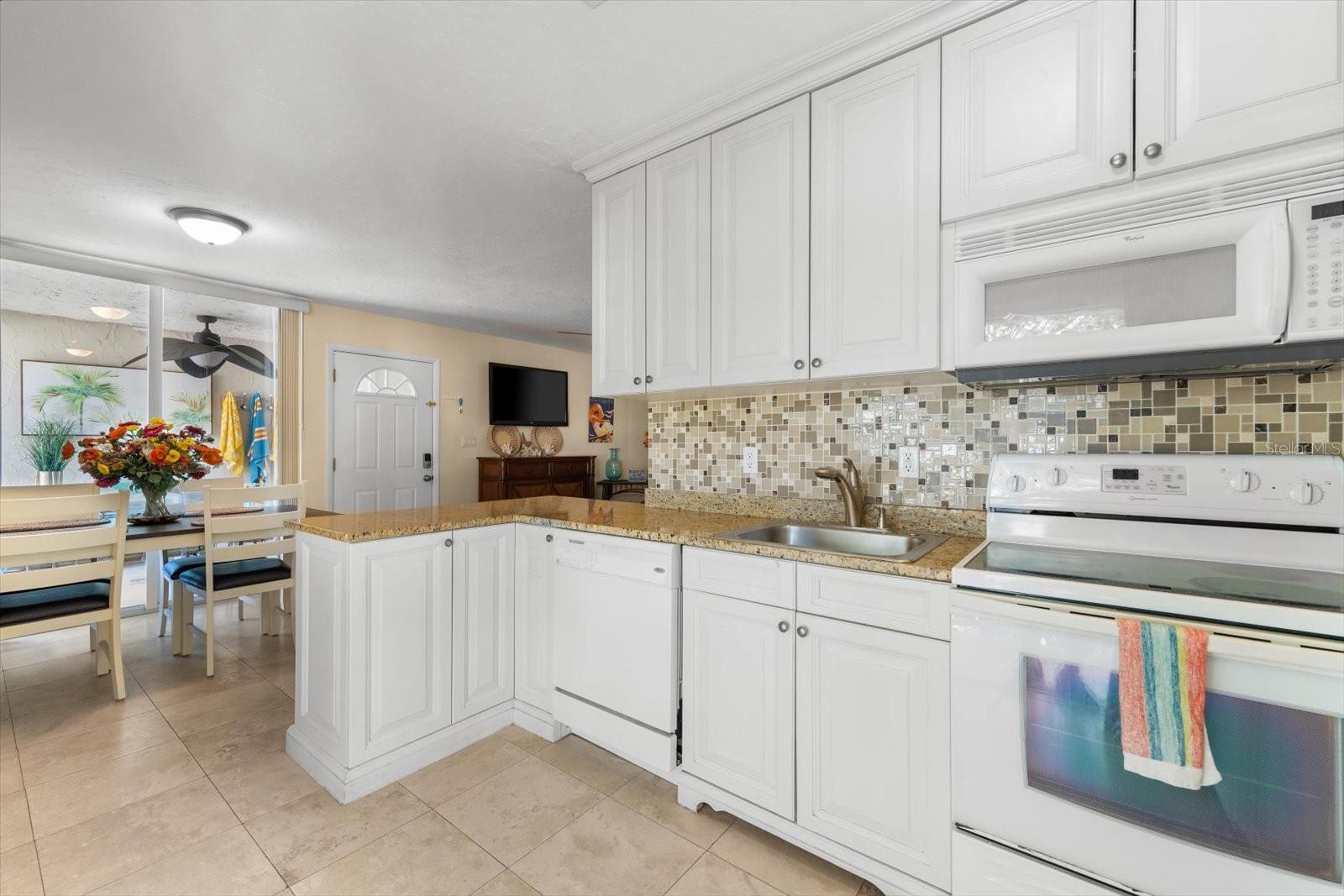 6451 ELMWOOD AVE #H — photo 32