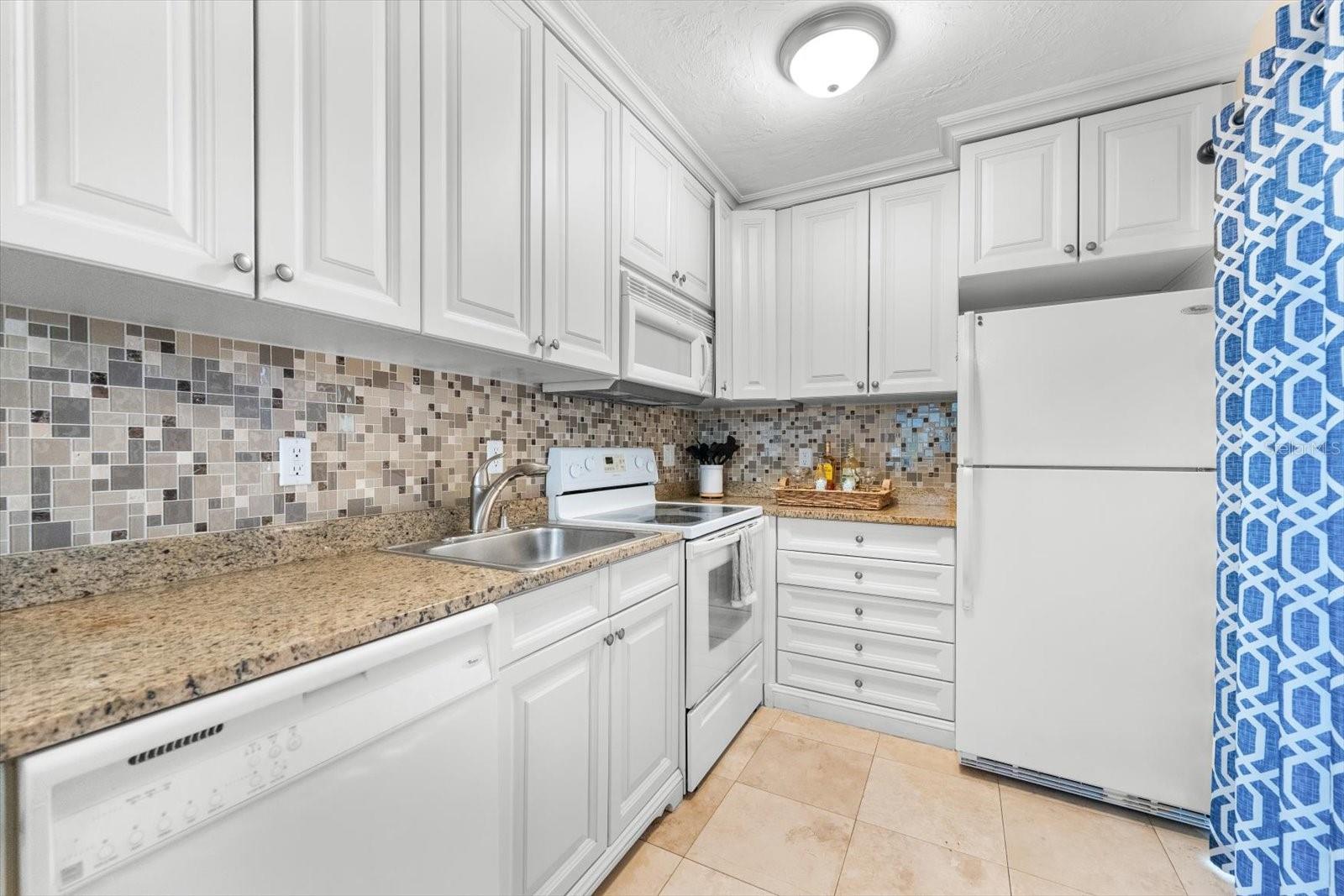 6451 ELMWOOD AVE #H — photo 30