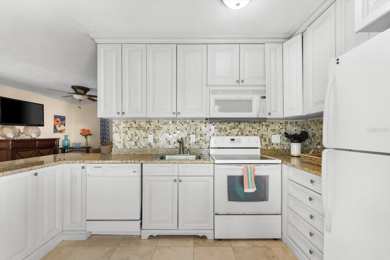 6451 ELMWOOD AVE #H — photo 31