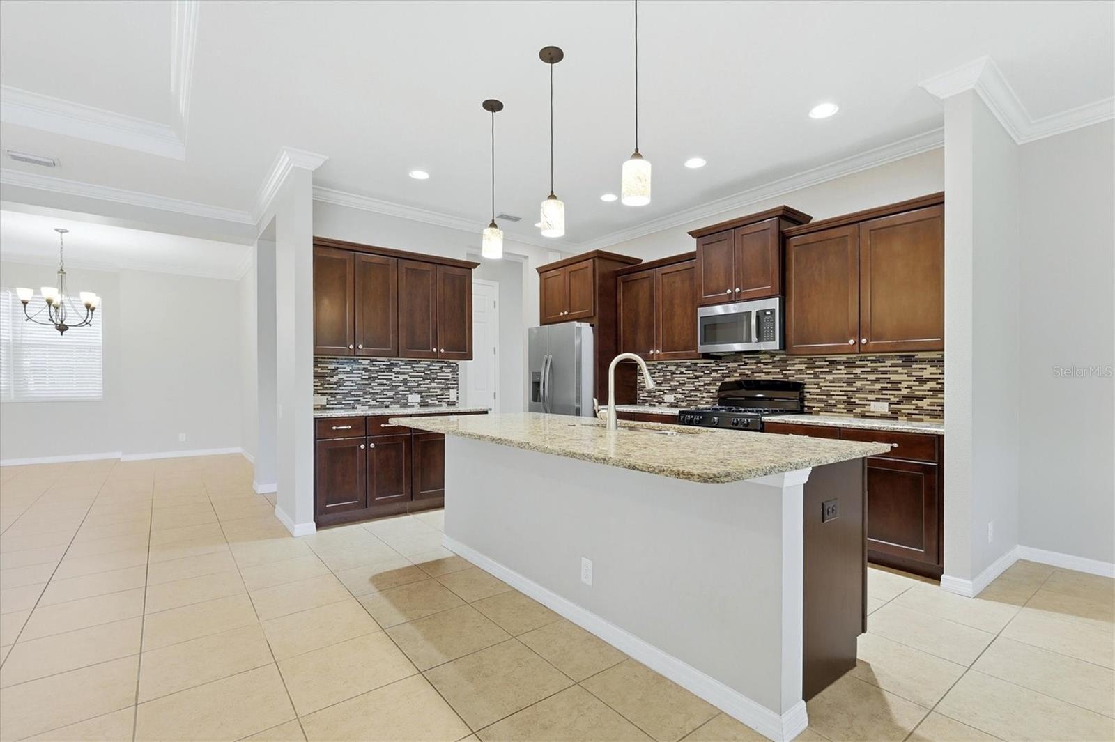 640 HONEYFLOWER LOOP — photo 18