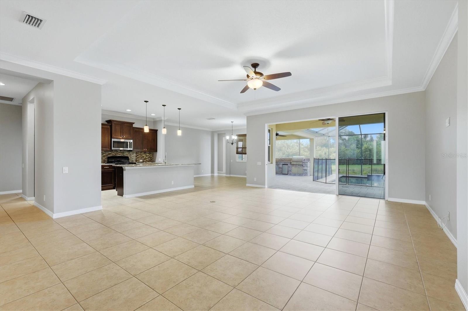 640 HONEYFLOWER LOOP — photo 13