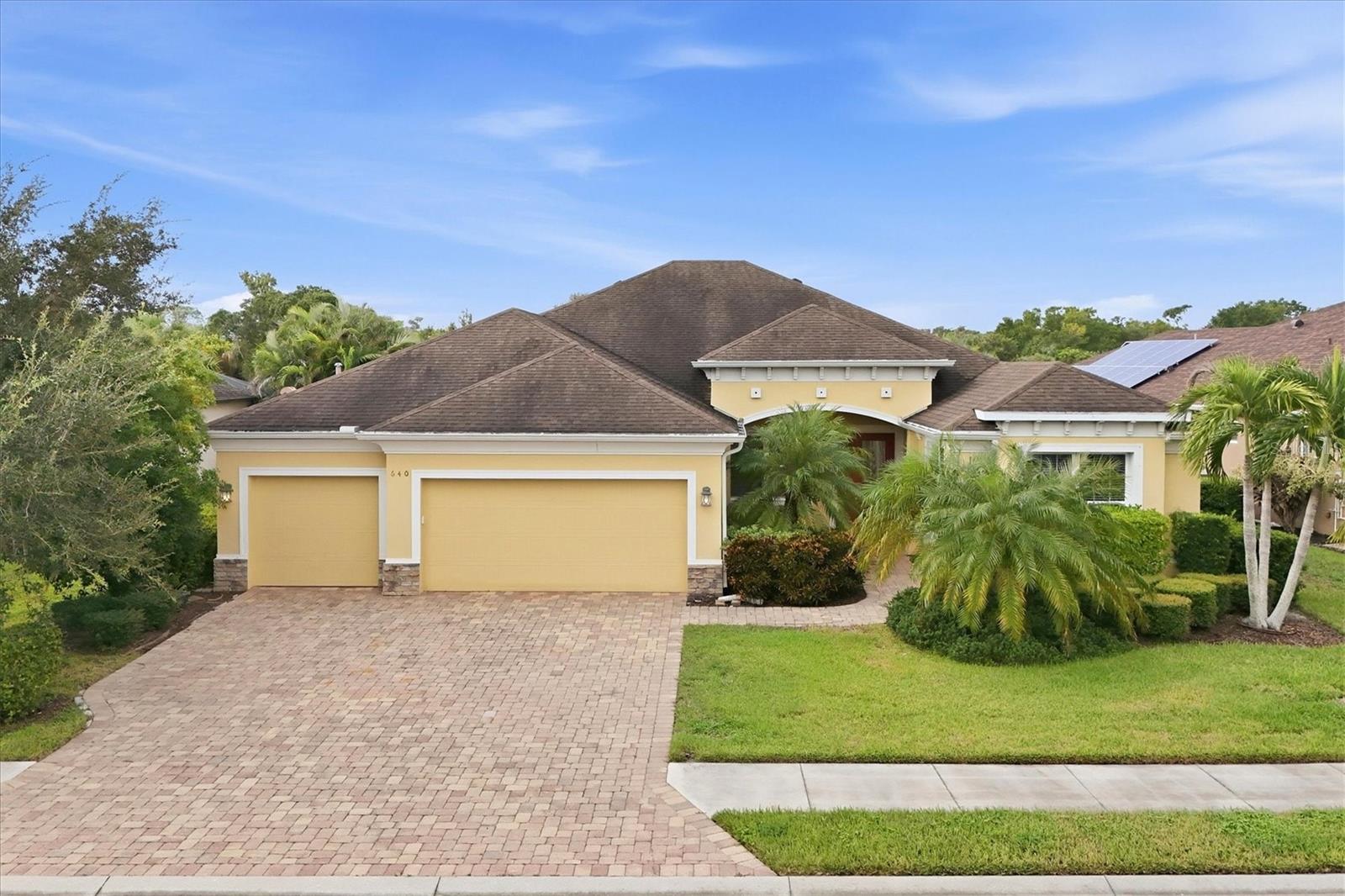 640 HONEYFLOWER LOOP — photo 4