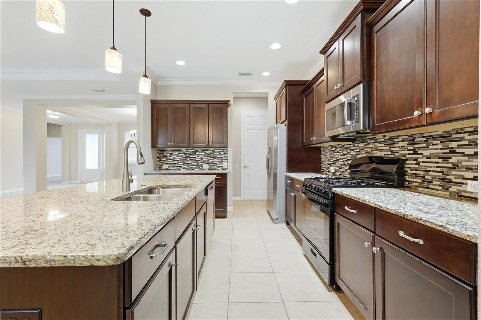 640 HONEYFLOWER LOOP — photo 20