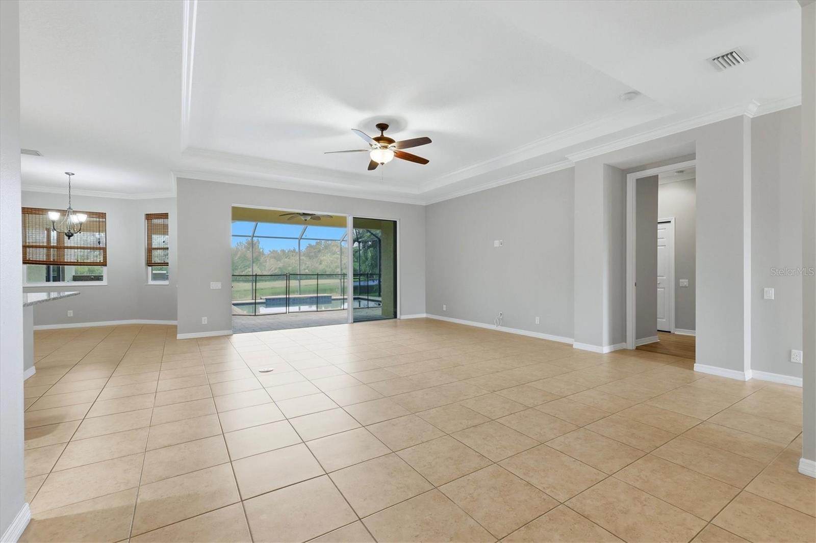 640 HONEYFLOWER LOOP — photo 11
