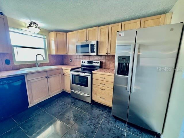 3916 CEDARWOOD DR — photo 18
