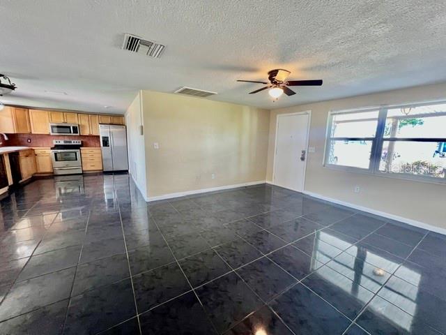 3916 CEDARWOOD DR — photo 8