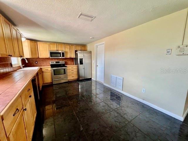 3916 CEDARWOOD DR — photo 16