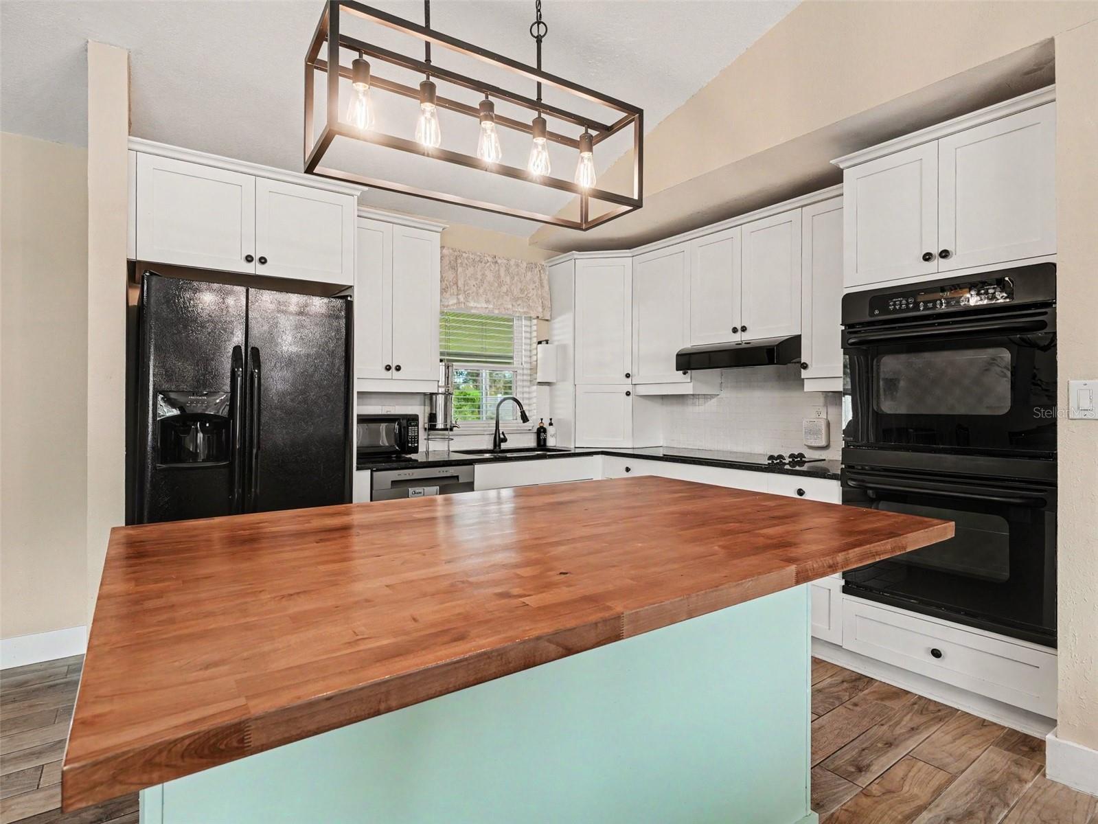 4333 CHARING CROSS RD — photo 10