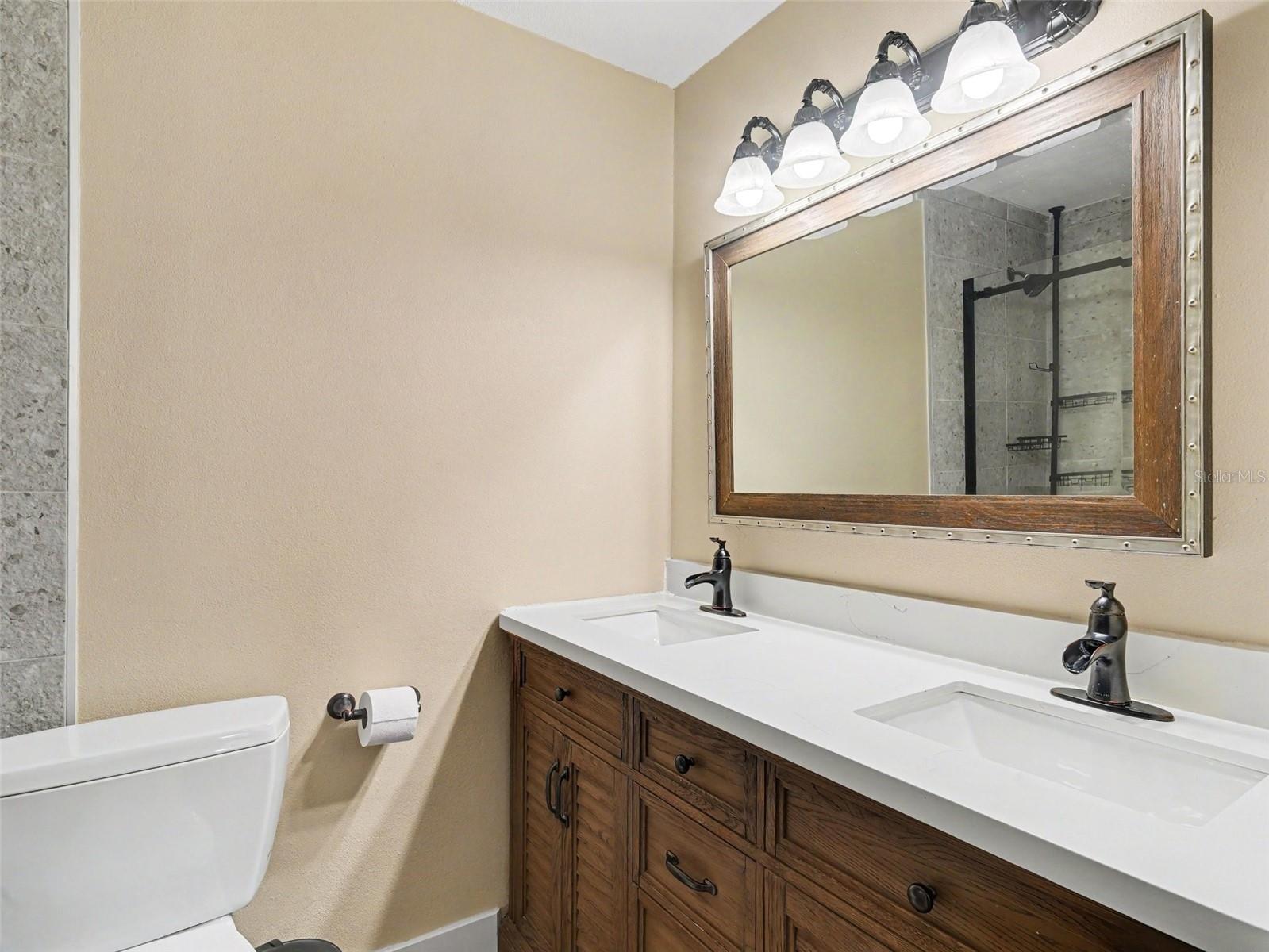 4333 CHARING CROSS RD — photo 18