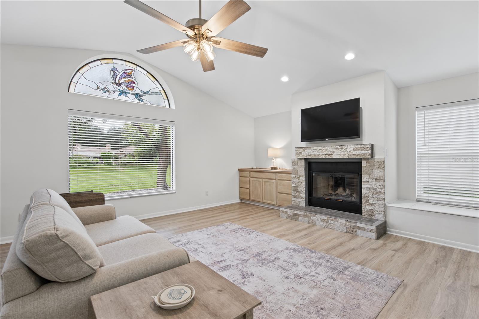 2194 PINNACLE CIR N — photo 25