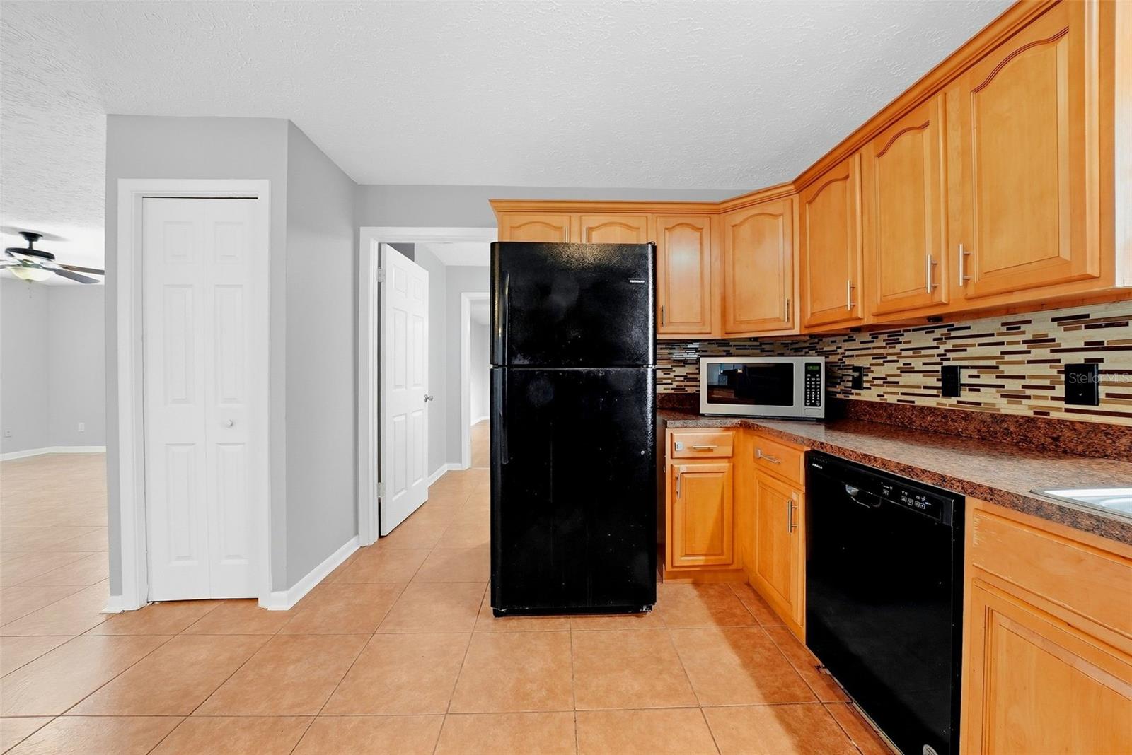 8904 N BOULEVARD — photo 15