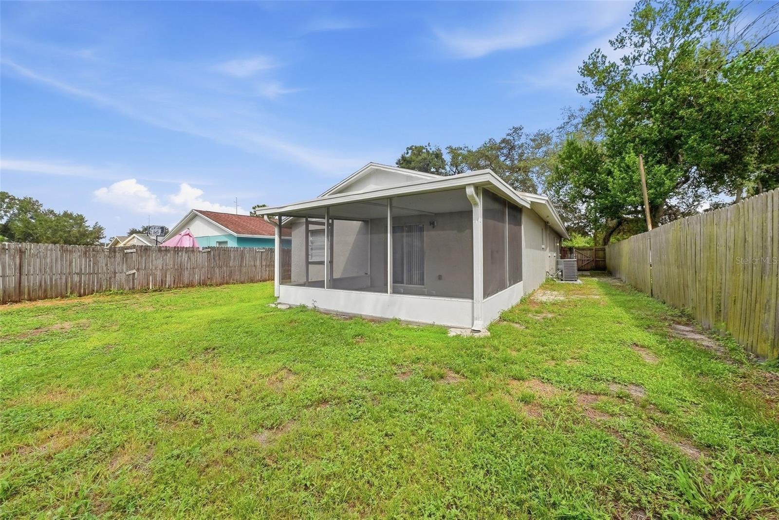 8904 N BOULEVARD — photo 39