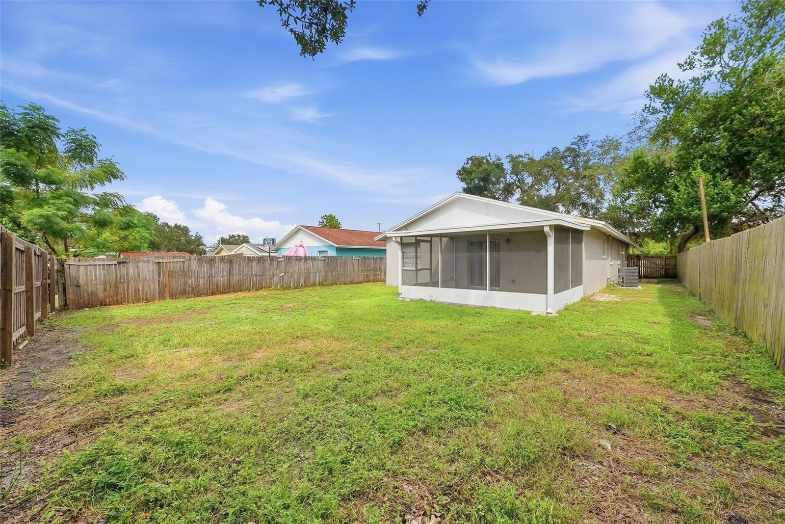 8904 N BOULEVARD — photo 40