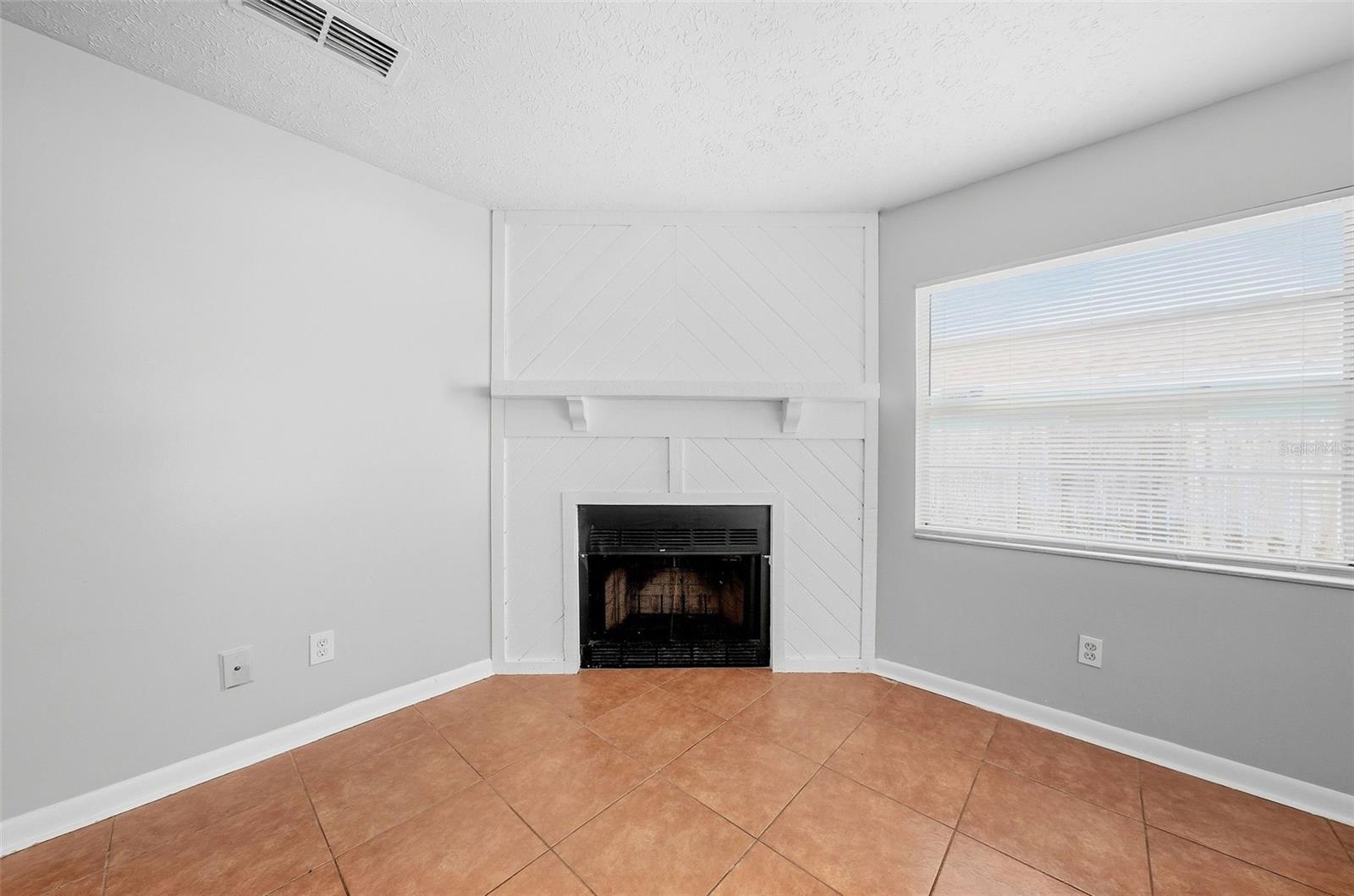 8904 N BOULEVARD — photo 10