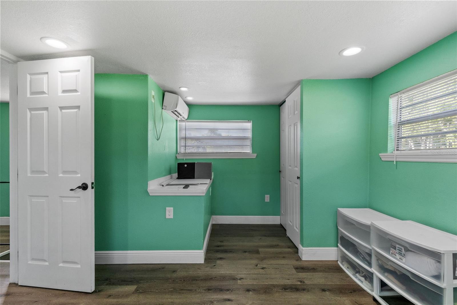 10034 BURTON ST — photo 41