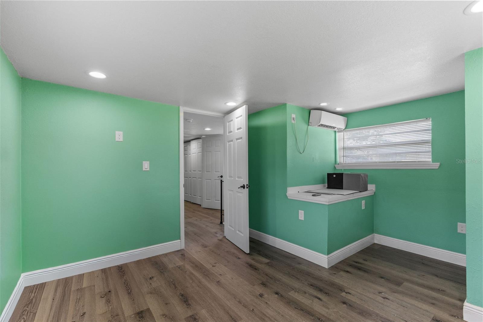 10034 BURTON ST — photo 42