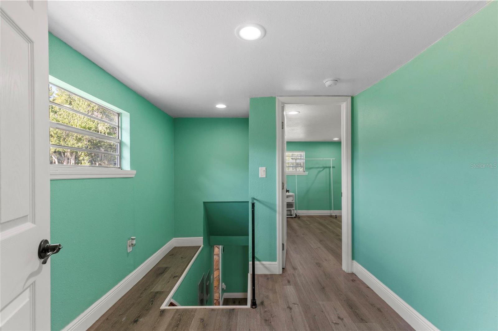 10034 BURTON ST — photo 37