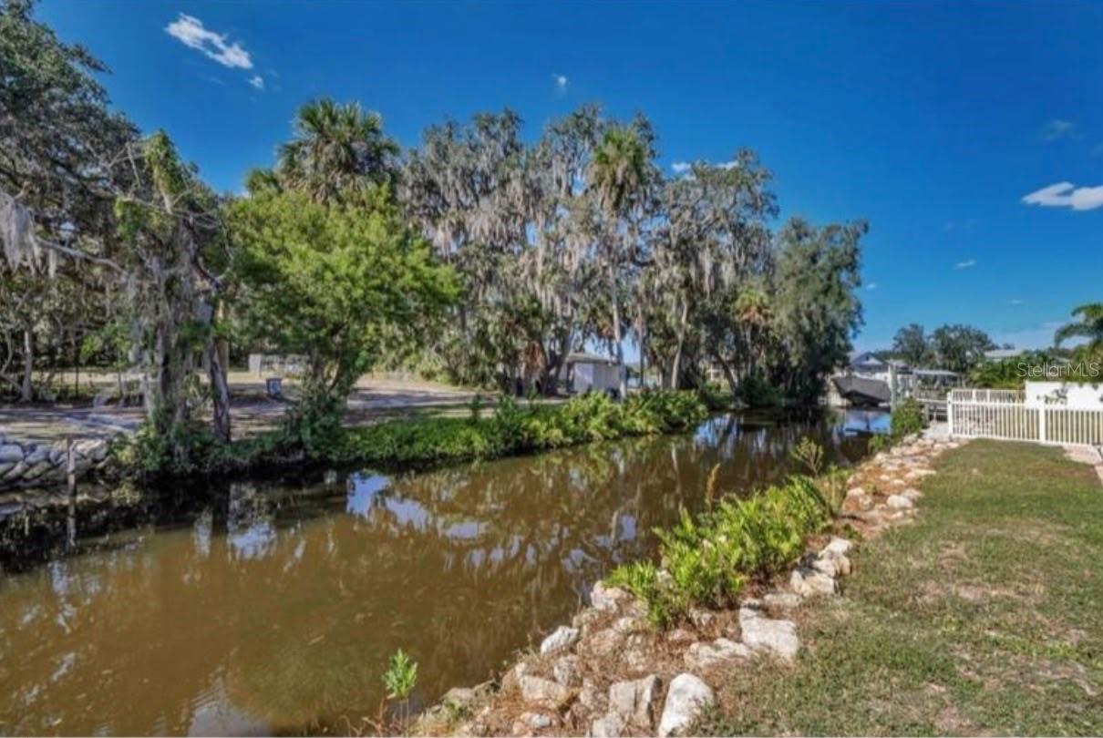 5451 TROPIC DR — photo 49